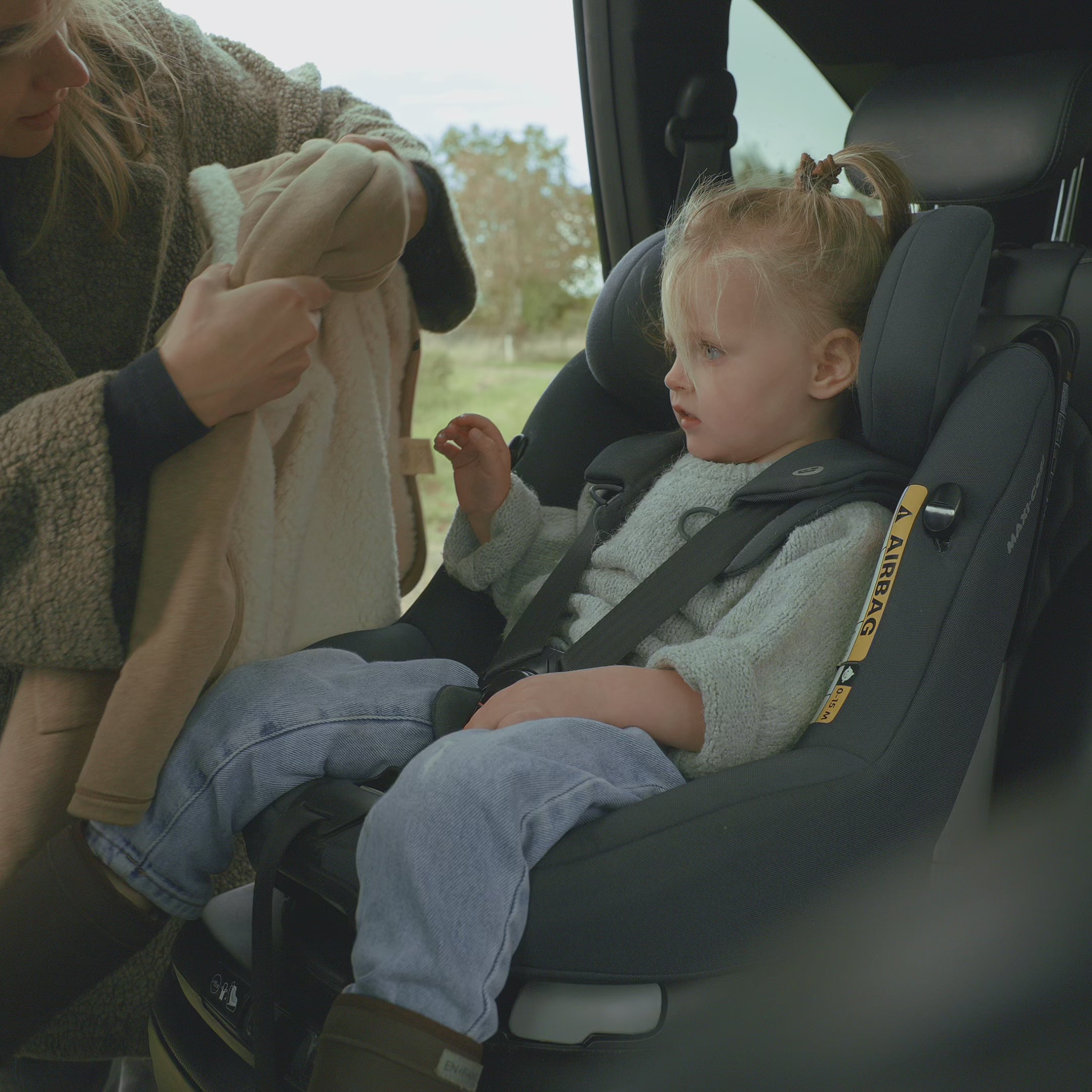 Load video: Teddy poncho in Brown