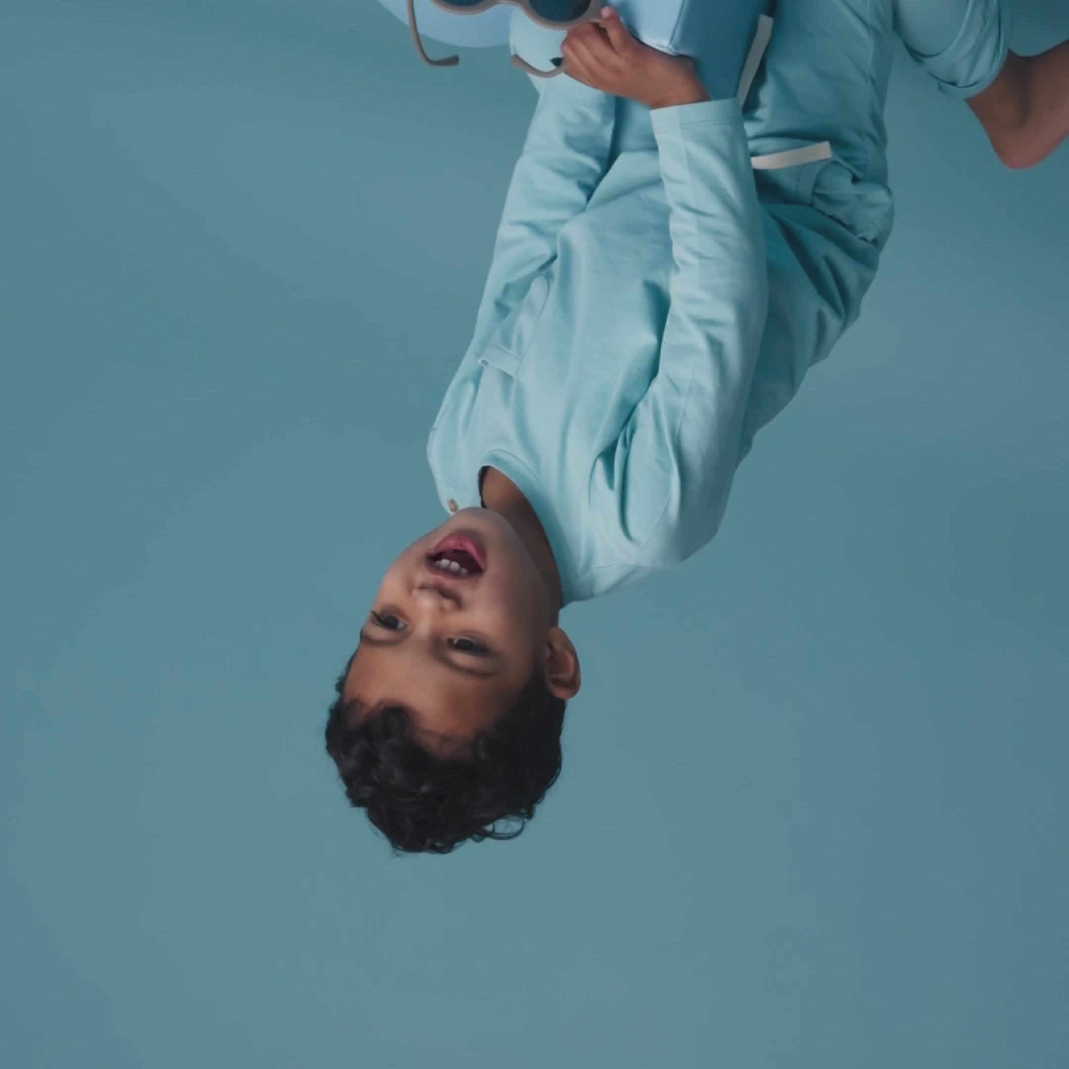 Load video: Jogger pants in Sea Blue - UPF 50+